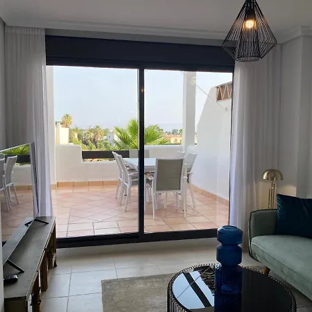 Apartment With Sea View In Sunsetgolf